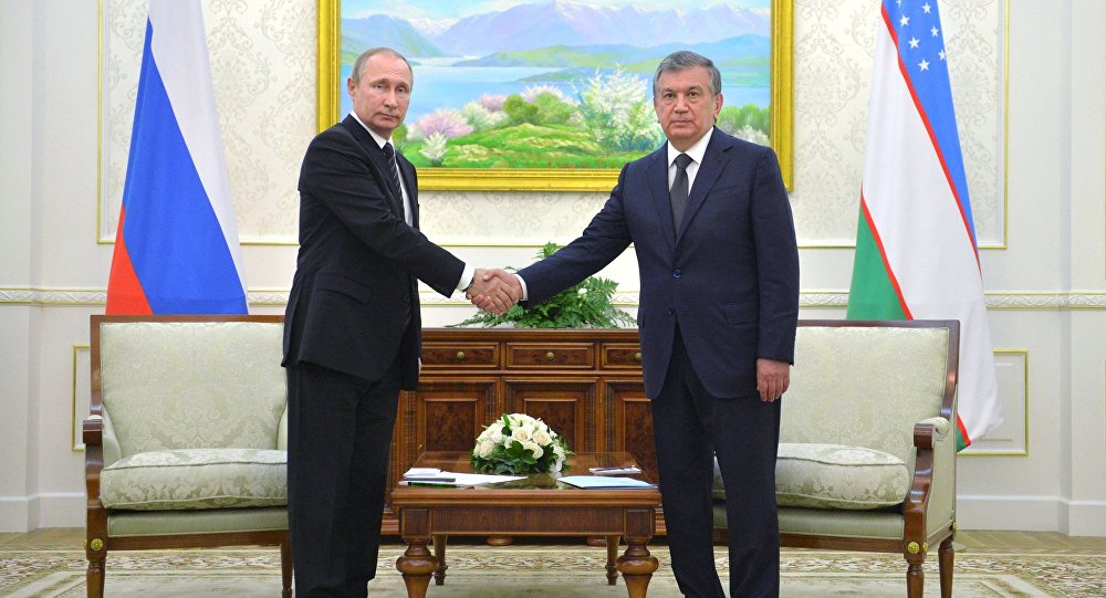 Президенты Узбекистана и РФ обменялись поздравительными посланиями