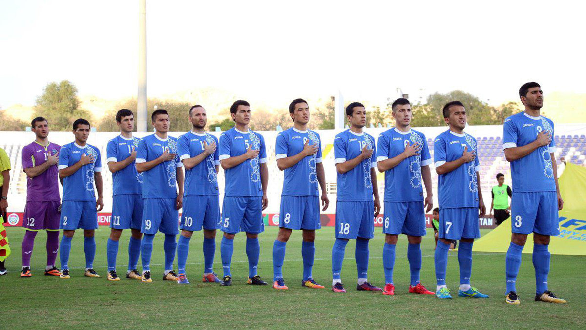 Сборная Узбекистана по футболу в товарищеском матче с командой ОАЭ