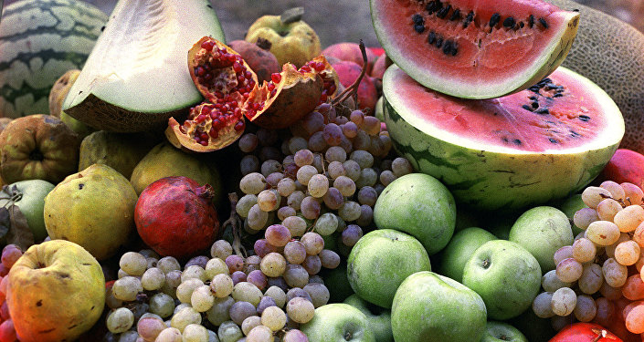 Натюрморт из фруктов. Архивное фото