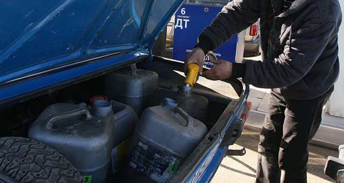 В Узбекистане резко повысили цены на бензин